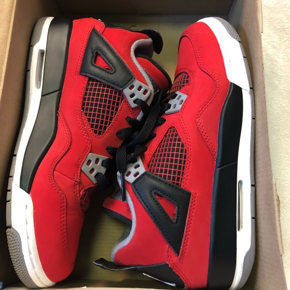 *SOLD* Air Jordan 4 Retro. Size 5Y/7 Womens - Picture 4 of 5